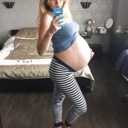 Random Pregnant Hoes 13