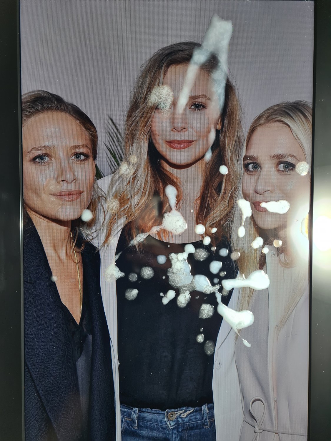 Elizabeth, Mary-Kate and Ashley Olsen cum tribute - EroMe