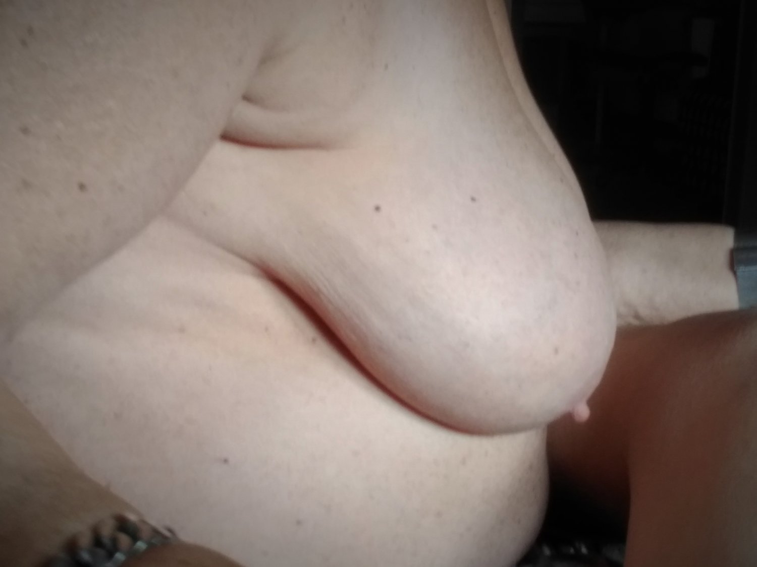 Amateur tits boobs (my wife is there to). #9tcTo1UY