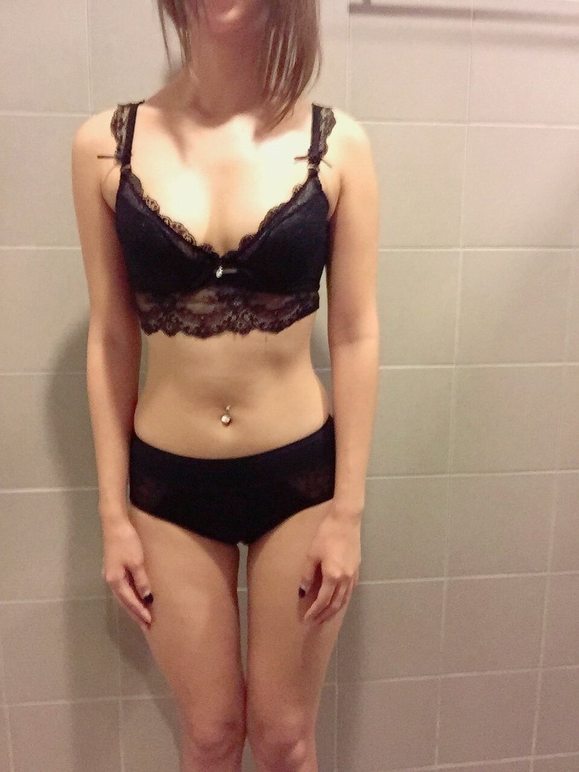 A young woman from her home was tricked into taking photos✨ #gKXtkA9P