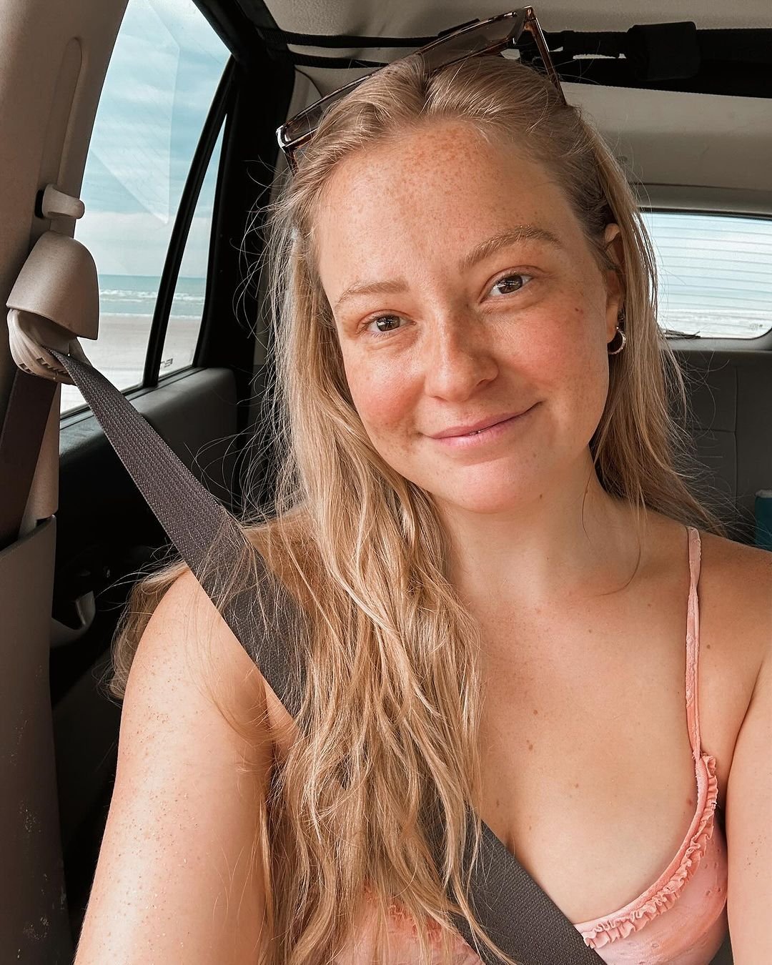 Florida slut showing feet #QHSsZMIW