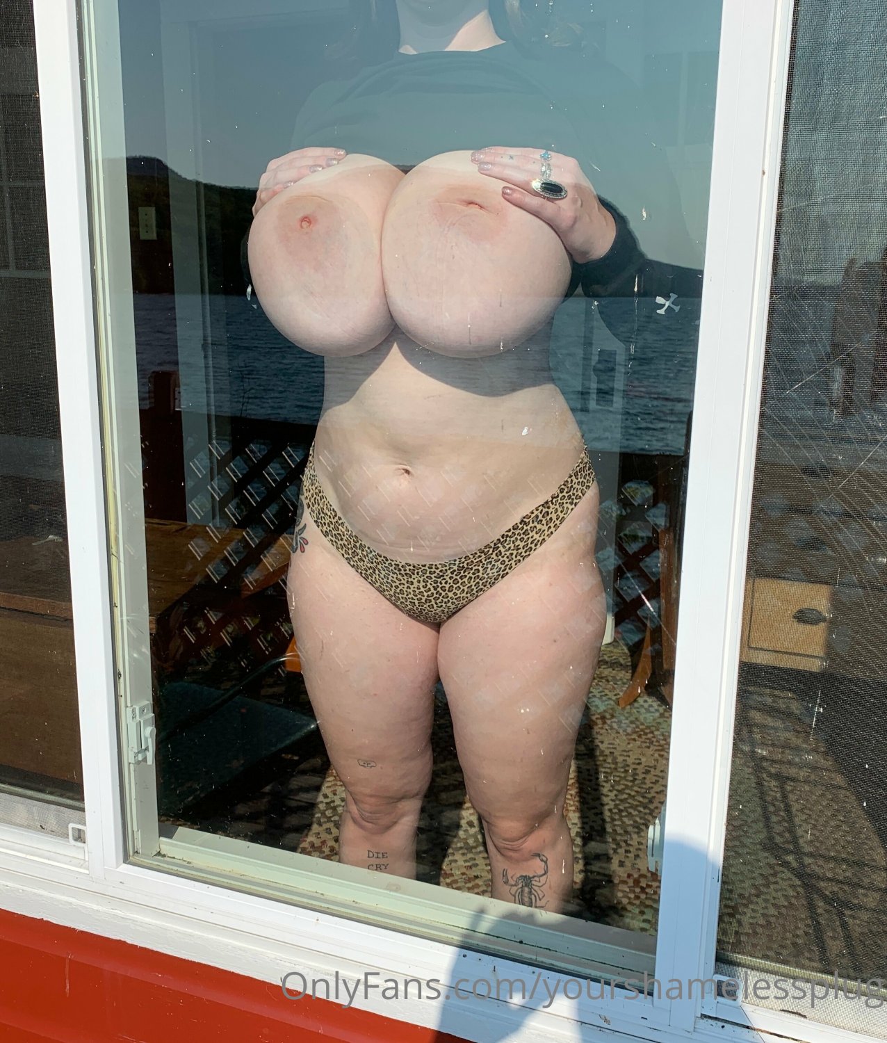 Huge soft white tits 🍈🍈 ⅄onɹsɥɐɯǝlǝssdlnƃ #nCEE0nz2