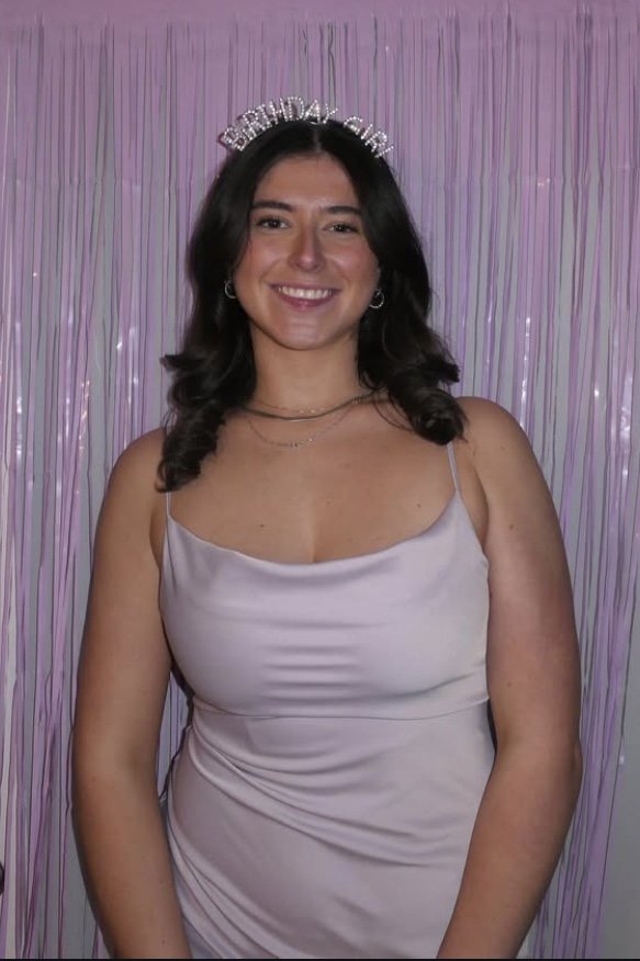 smoking hot IRL PAWG college babe #Ecihsyyb