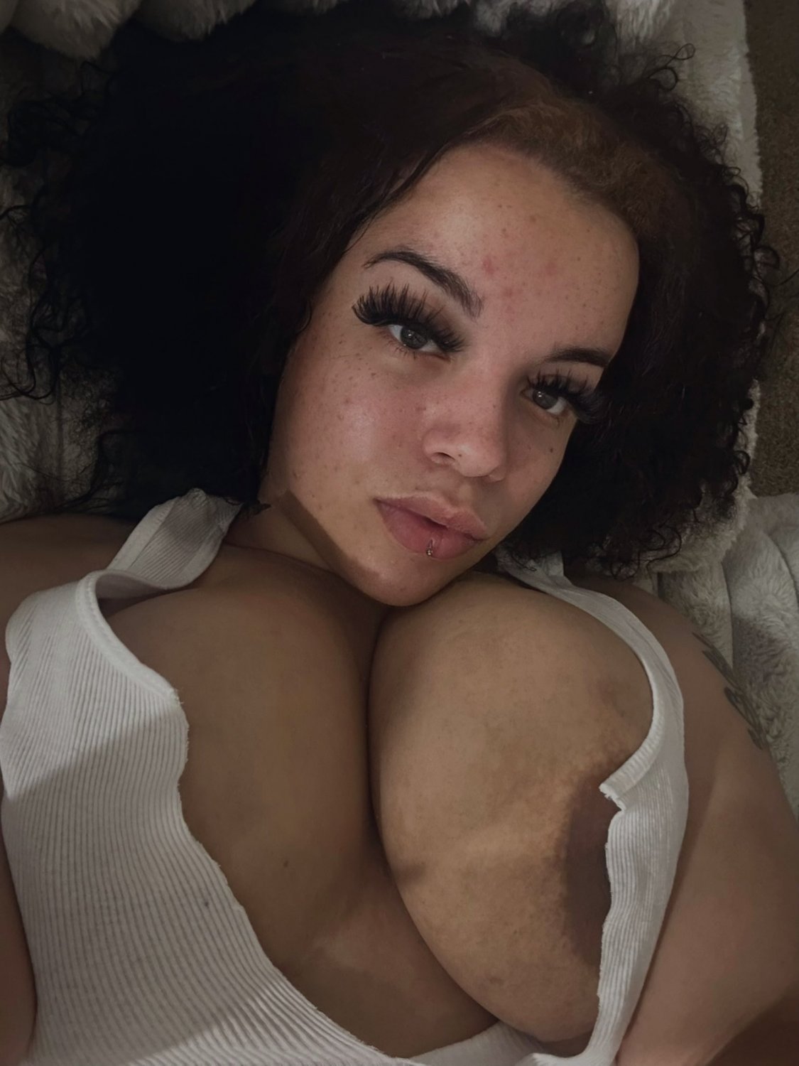 Light skin Extra thicc babe (Part 1) #DEUGii96