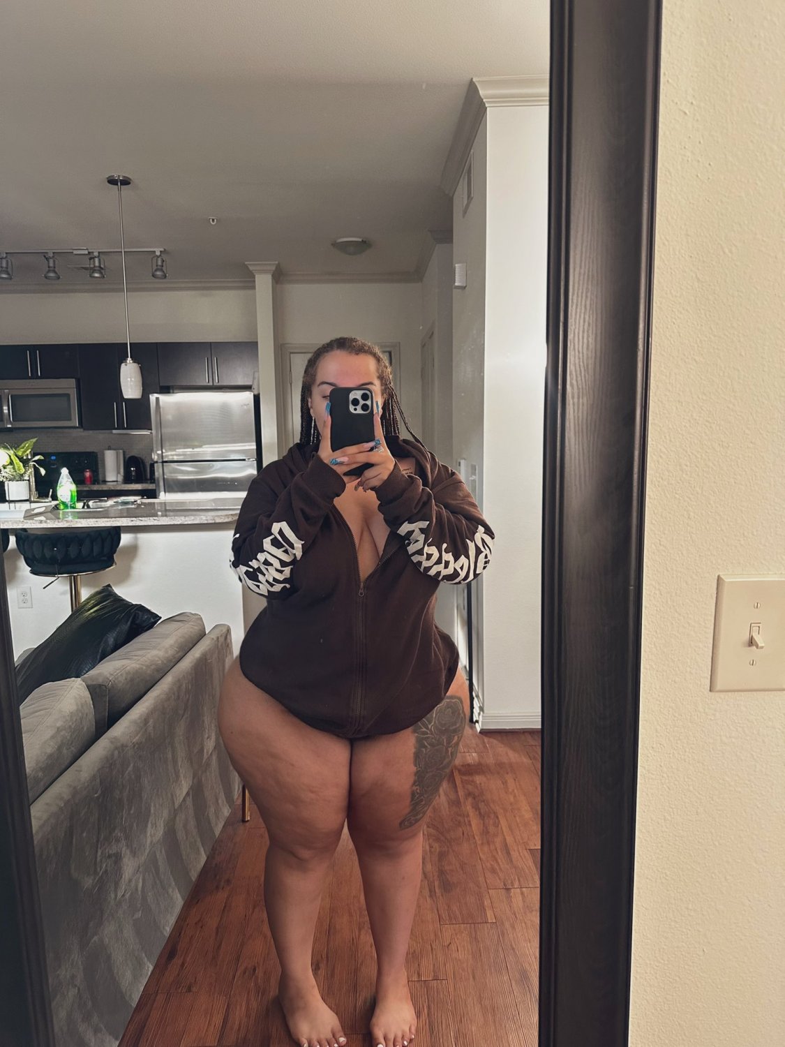 Light skin Extra thicc babe (Part 1) #bIGsDzwI
