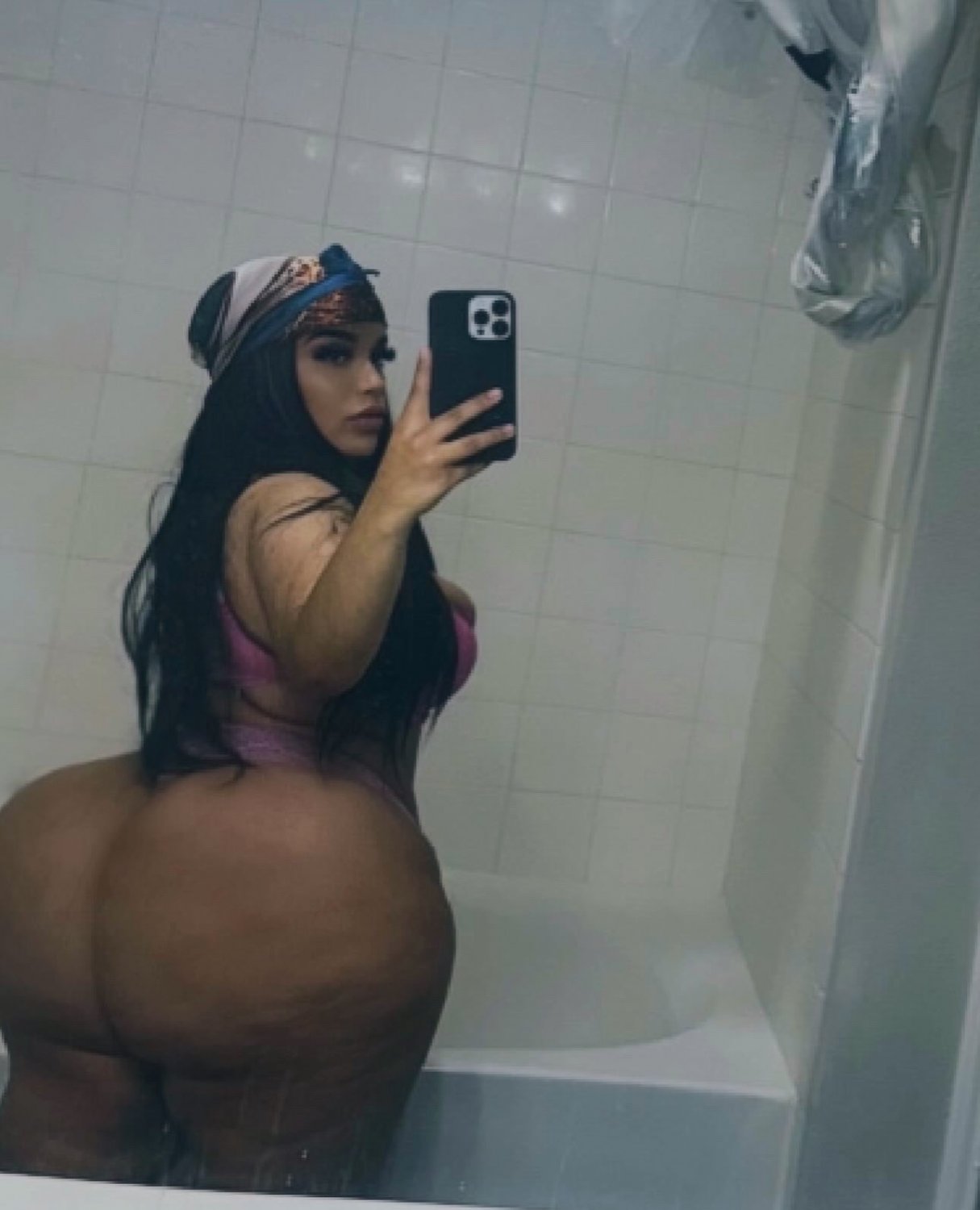 Light skin Extra thicc babe (Part 1) #oHx9E1TO