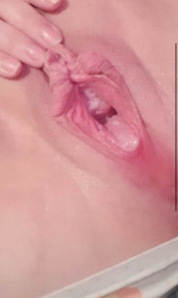 Exposing webslut Becca! Kik her a pic of her @beccabust #xs6AJv88