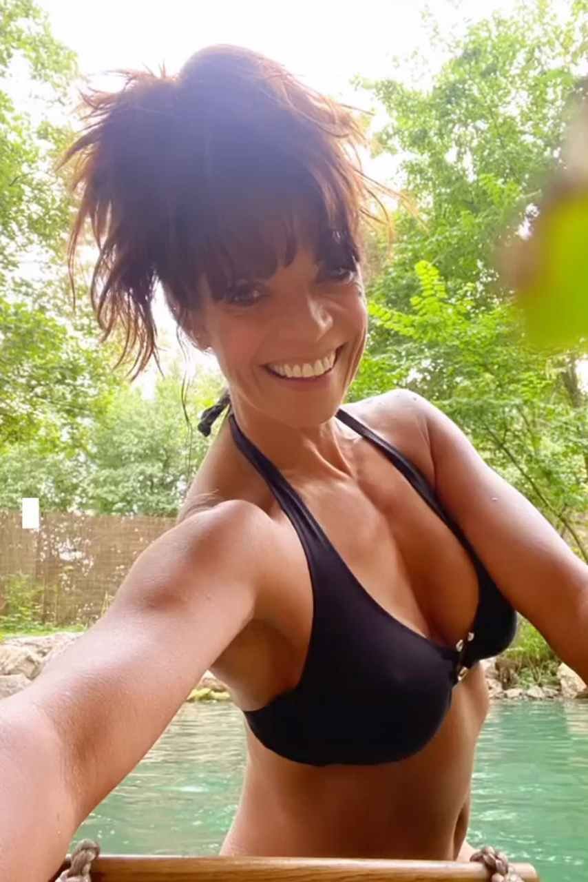 Jenny Powell #QcSVPR3i