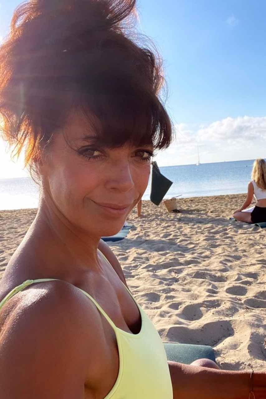 Jenny Powell #aKIXfnt6